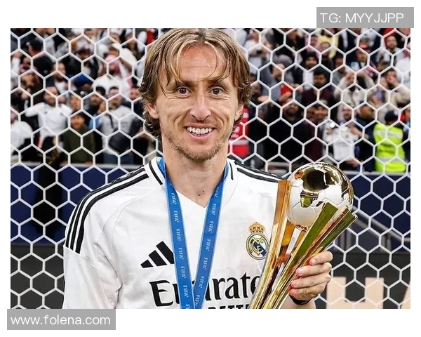 老世界足球明星重聚赛场再现辉煌激情展现传奇球技与友谊的盛宴